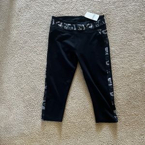 Fabletics capri leggings